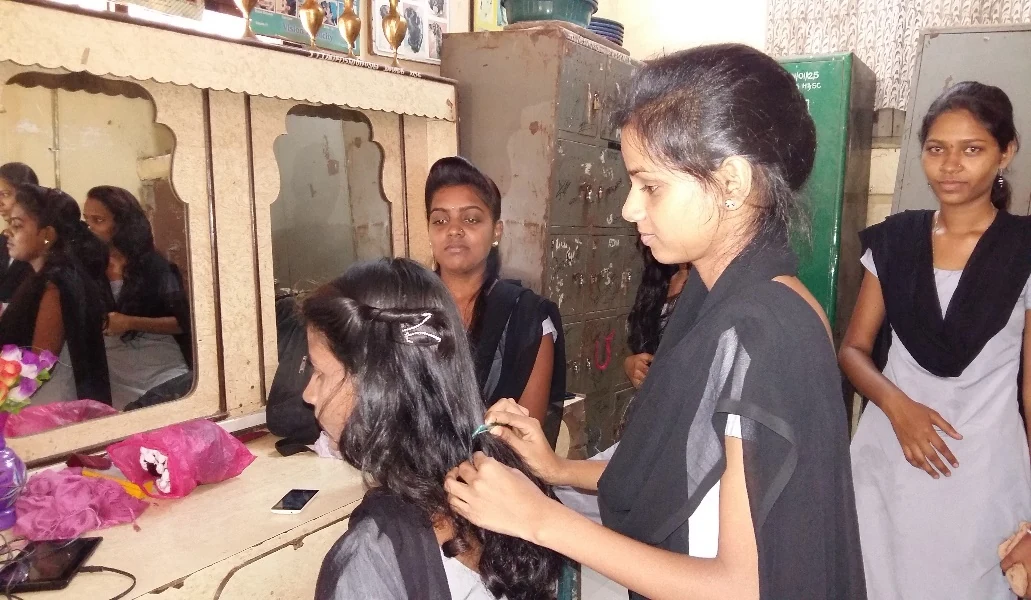 Women in beauty and hairdressing training